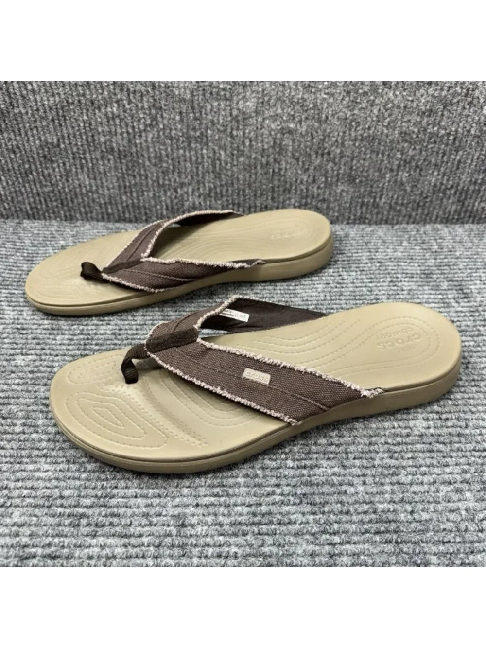 Crocs Sandals Men’s 15 Khaki Iconic Comfort Santa Cruz Thong Flip Flop 205612